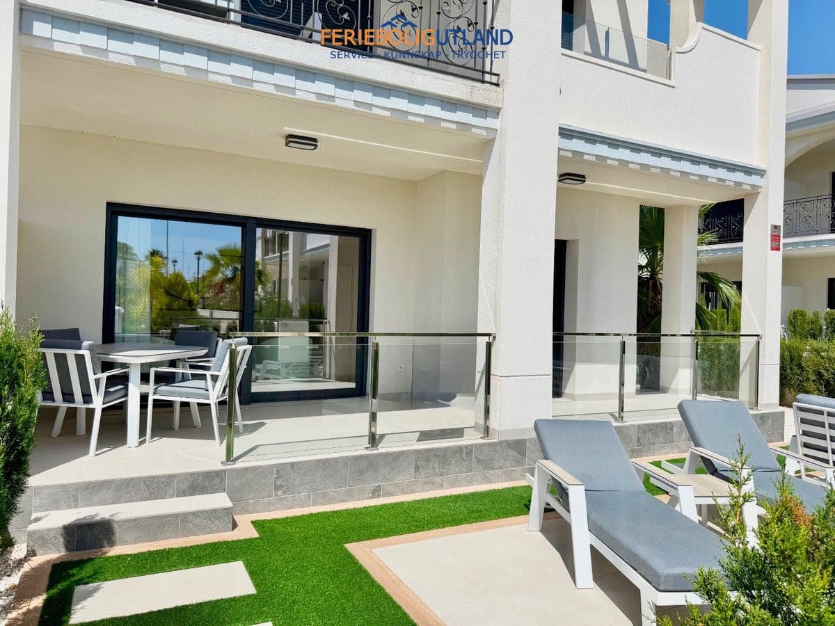 2 bedroom Apartment for sale in Ciudad Quesada with pool garage - € 359,000 (Ref: 10001145)