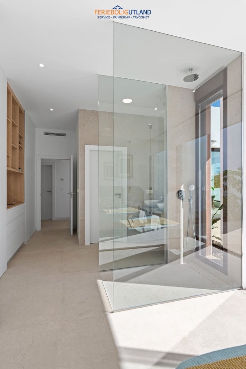 3 soveværelse Villa til salg i Los Alcazares med swimmingpool garage - € 565.000 (Ref: 10001150)