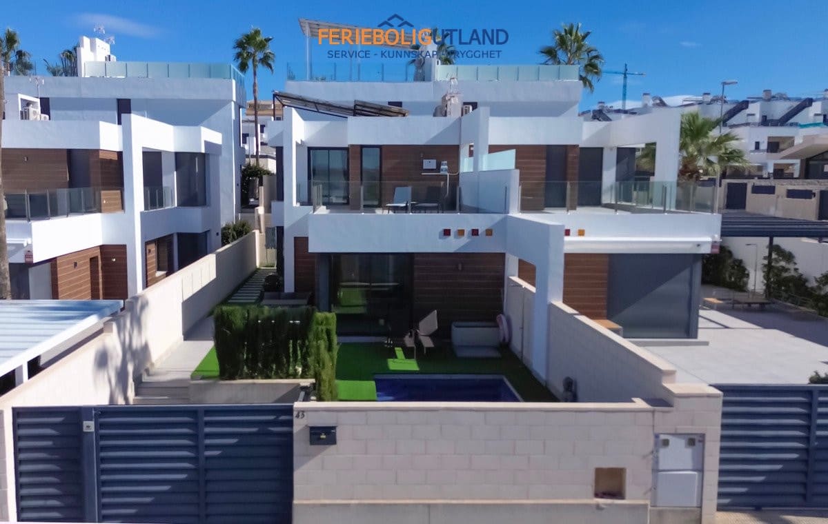 3 Zimmer Haus zu verkaufen in Benijofar mit Pool Garage - 470.000 € (Ref: 10001151)