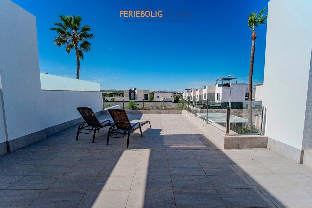 3 Zimmer Haus zu verkaufen in Benijofar mit Pool Garage - 470.000 € (Ref: 10001151)