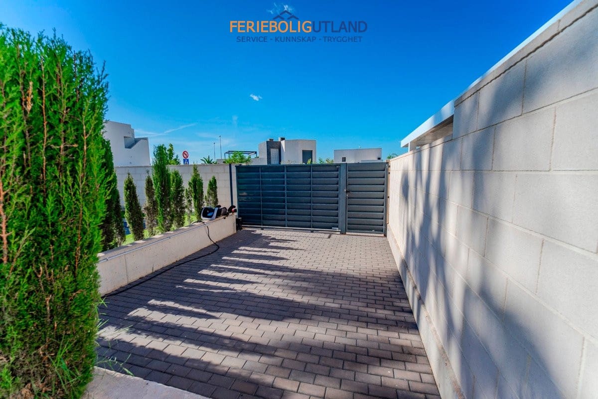 3 Zimmer Haus zu verkaufen in Benijofar mit Pool Garage - 470.000 € (Ref: 10001151)