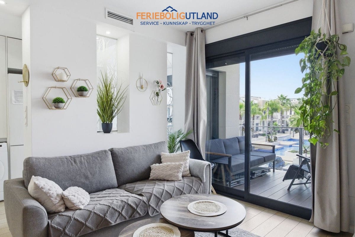 2 sovrum Lägenhet till salu i La Zenia med pool garage - 249 000 € (Ref: 10001154)