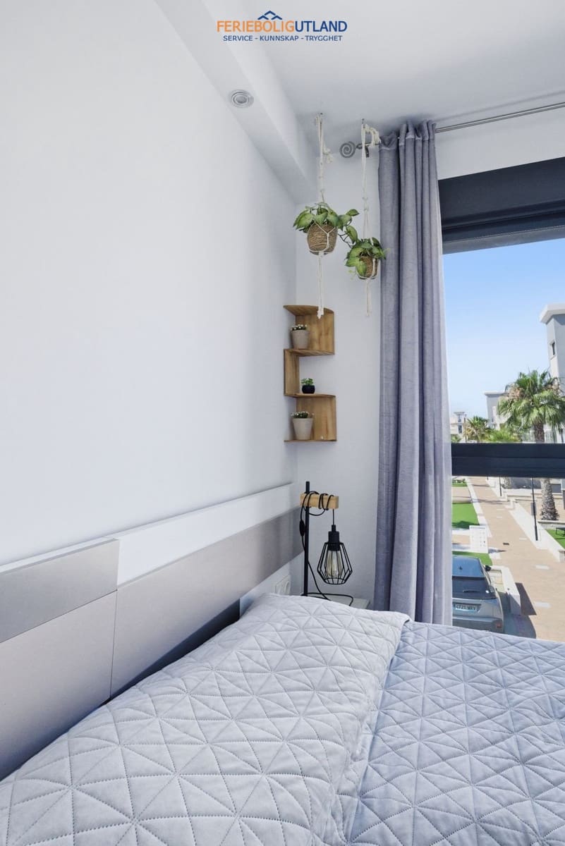 2 sovrum Lägenhet till salu i La Zenia med pool garage - 249 000 € (Ref: 10001154)