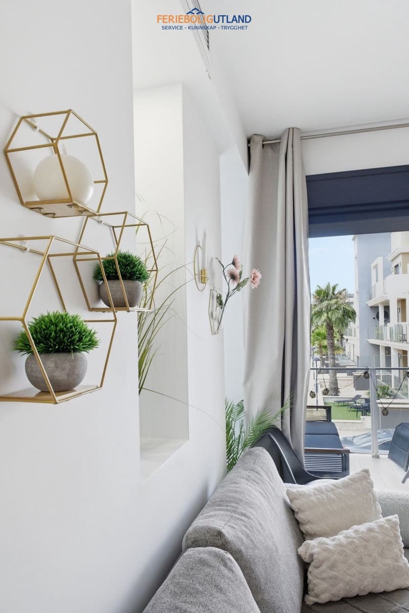 2 sovrum Lägenhet till salu i La Zenia med pool garage - 249 000 € (Ref: 10001154)