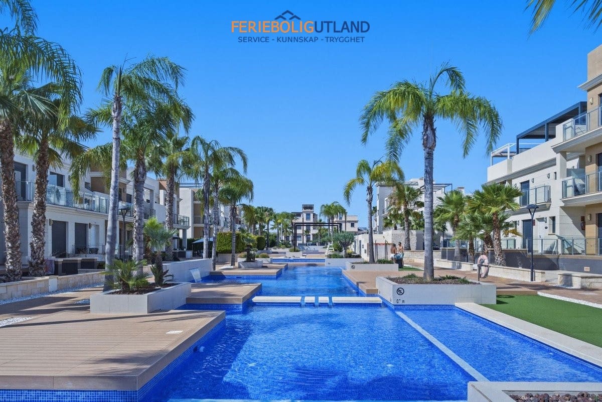 2 sovrum Lägenhet till salu i La Zenia med pool garage - 249 000 € (Ref: 10001154)
