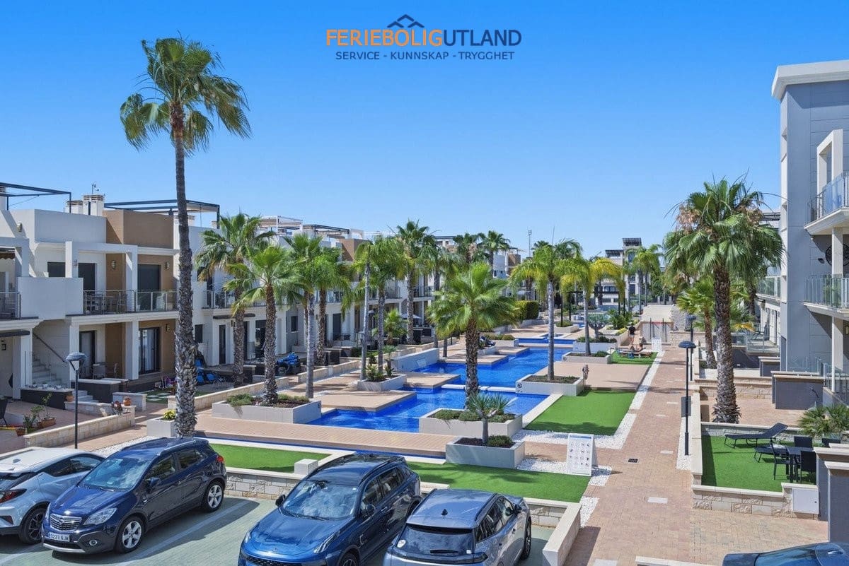 2 sovrum Lägenhet till salu i La Zenia med pool garage - 249 000 € (Ref: 10001154)