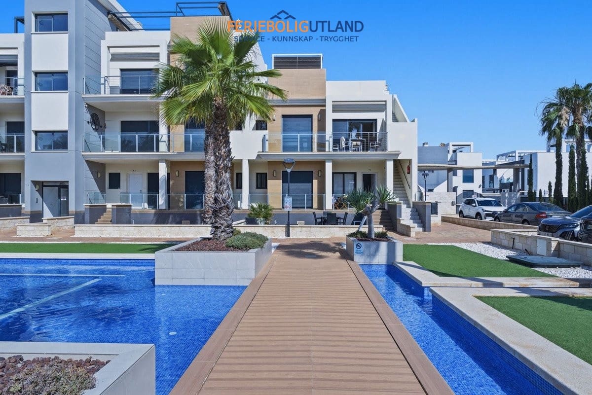 2 sovrum Lägenhet till salu i La Zenia med pool garage - 249 000 € (Ref: 10001154)
