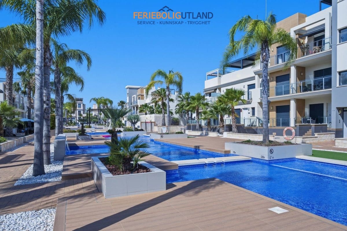 2 sovrum Lägenhet till salu i La Zenia med pool garage - 249 000 € (Ref: 10001154)