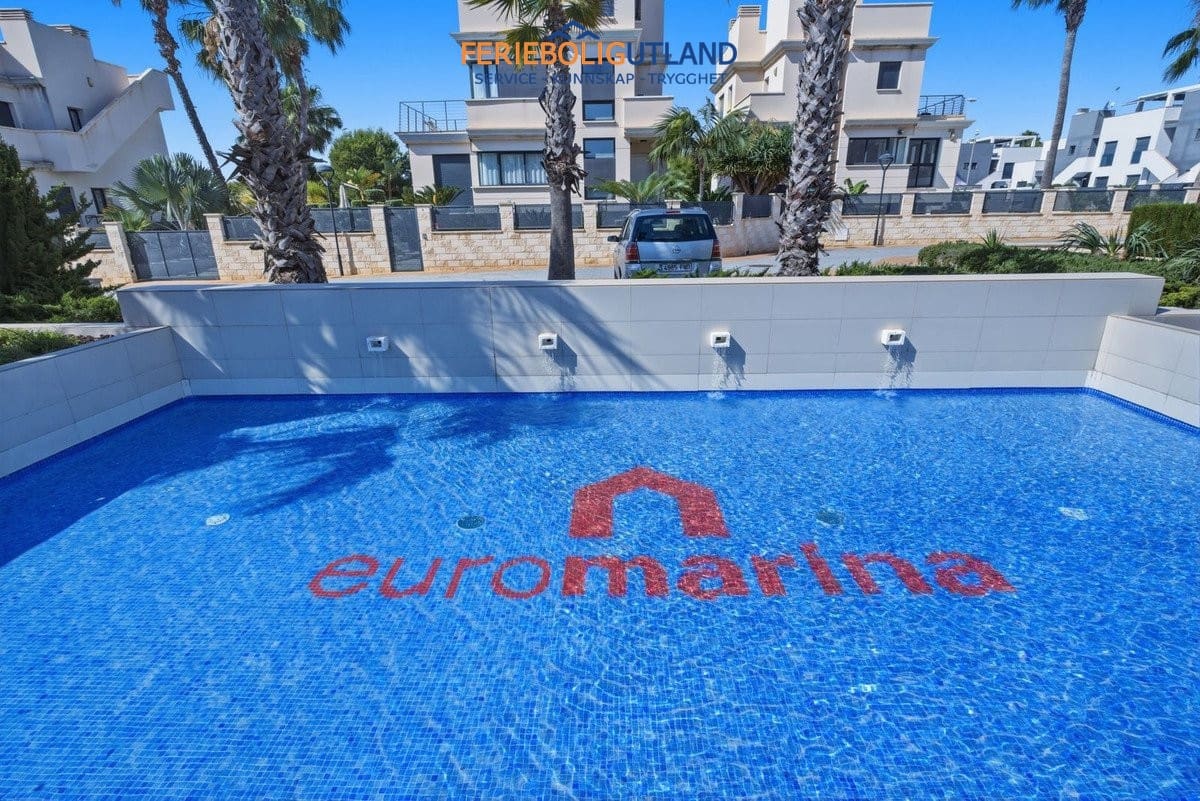 2 sovrum Lägenhet till salu i La Zenia med pool garage - 249 000 € (Ref: 10001154)