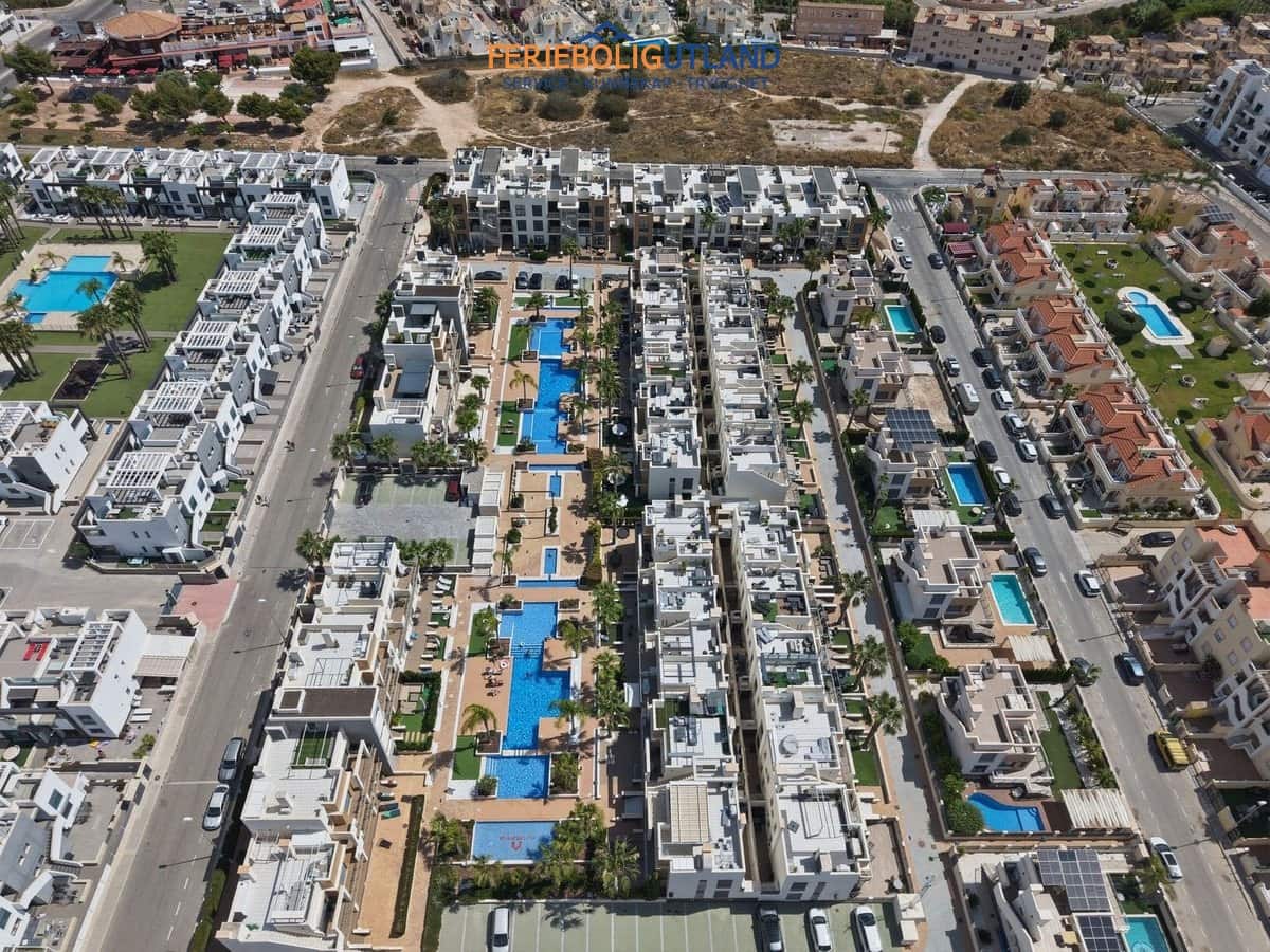 2 sovrum Lägenhet till salu i La Zenia med pool garage - 249 000 € (Ref: 10001154)