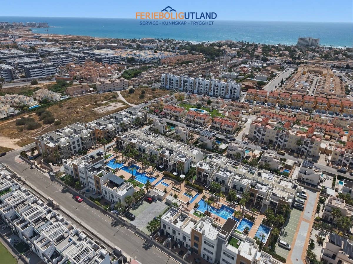 2 sovrum Lägenhet till salu i La Zenia med pool garage - 249 000 € (Ref: 10001154)