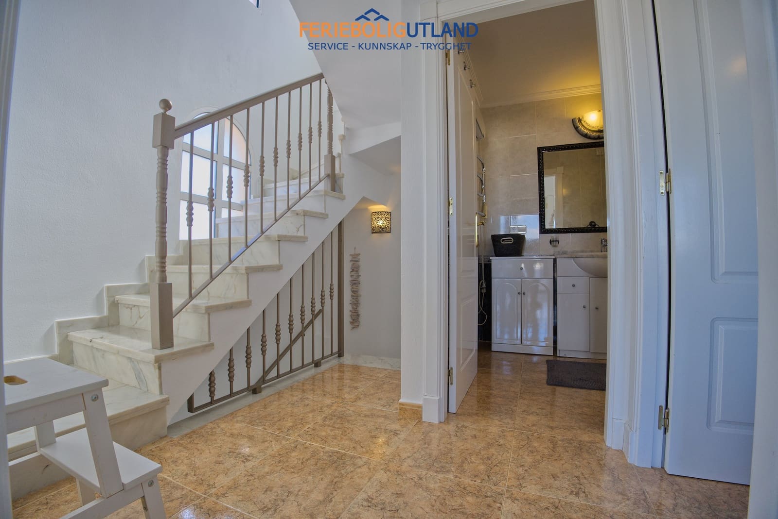 3 bedroom Villa for sale in Torrevieja with pool garage - € 415,000 (Ref: 10001155)