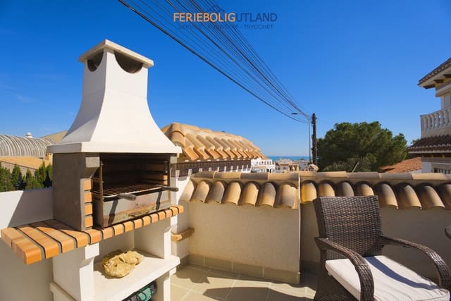 3 bedroom Villa for sale in Torreblanca, Torrevieja with pool garage - € 415,000 (Ref: 10001155)