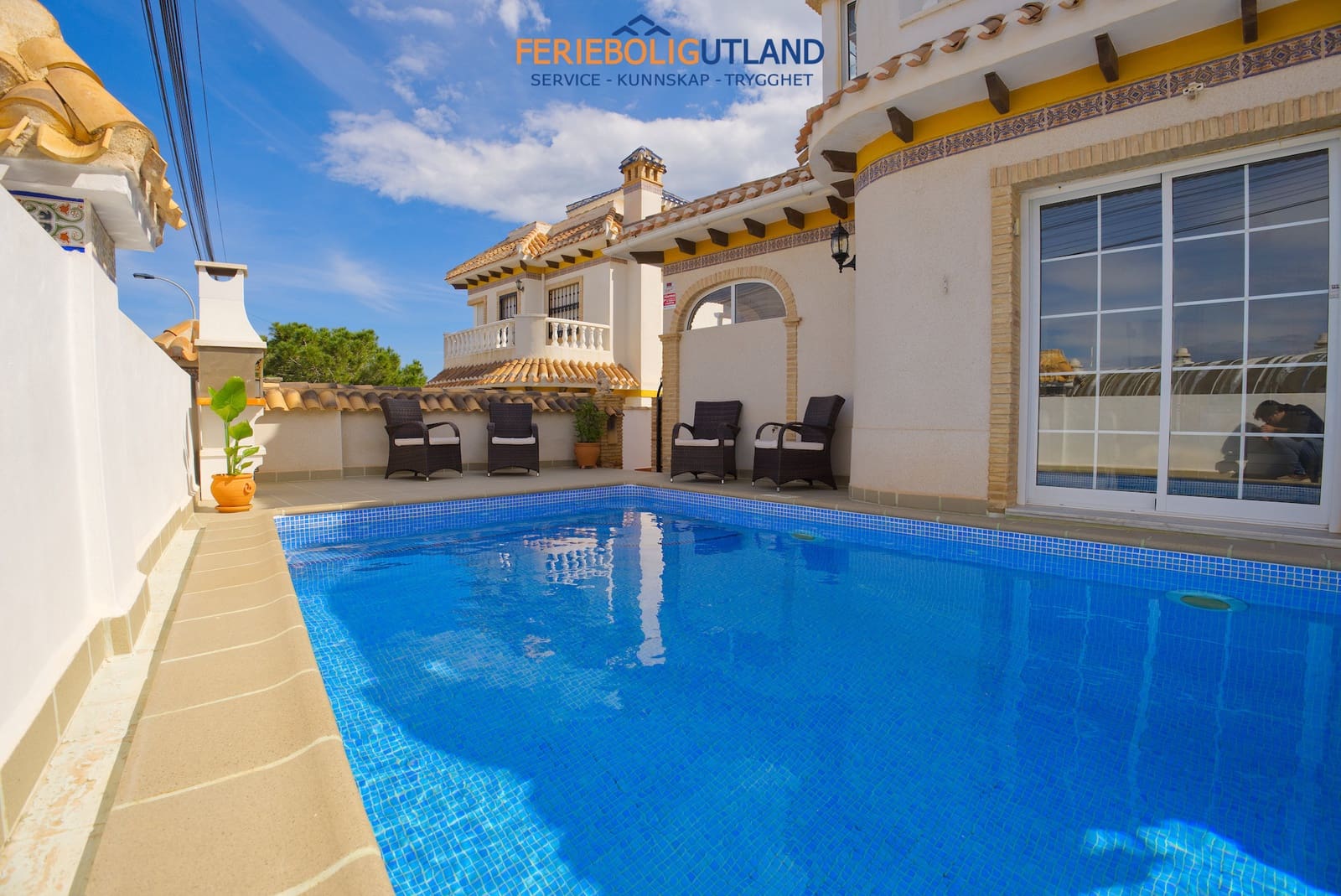 3 bedroom Villa for sale in Torrevieja with pool garage - € 415,000 (Ref: 10001155)