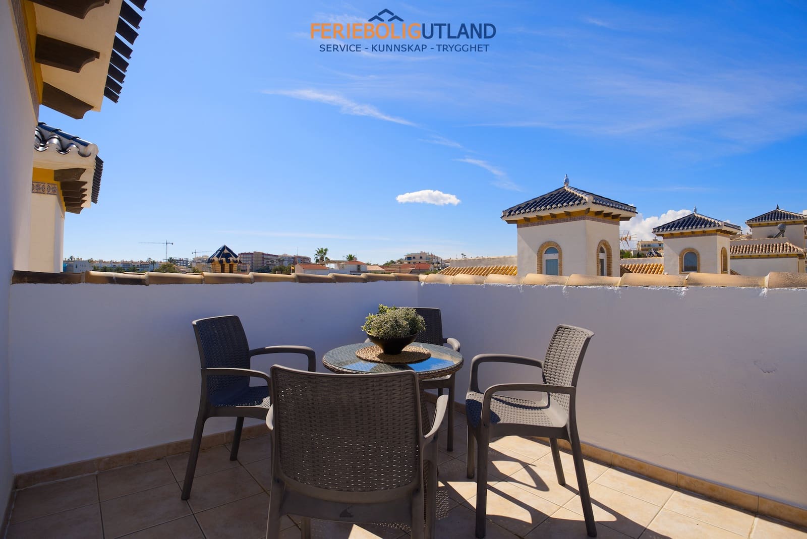 3 bedroom Villa for sale in Torrevieja with pool garage - € 415,000 (Ref: 10001155)