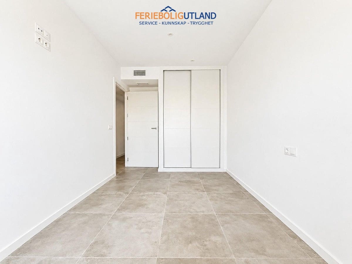 2 soveværelse Lejlighed til salg i Campoamor med swimmingpool garage - € 299.000 (Ref: 10001160)