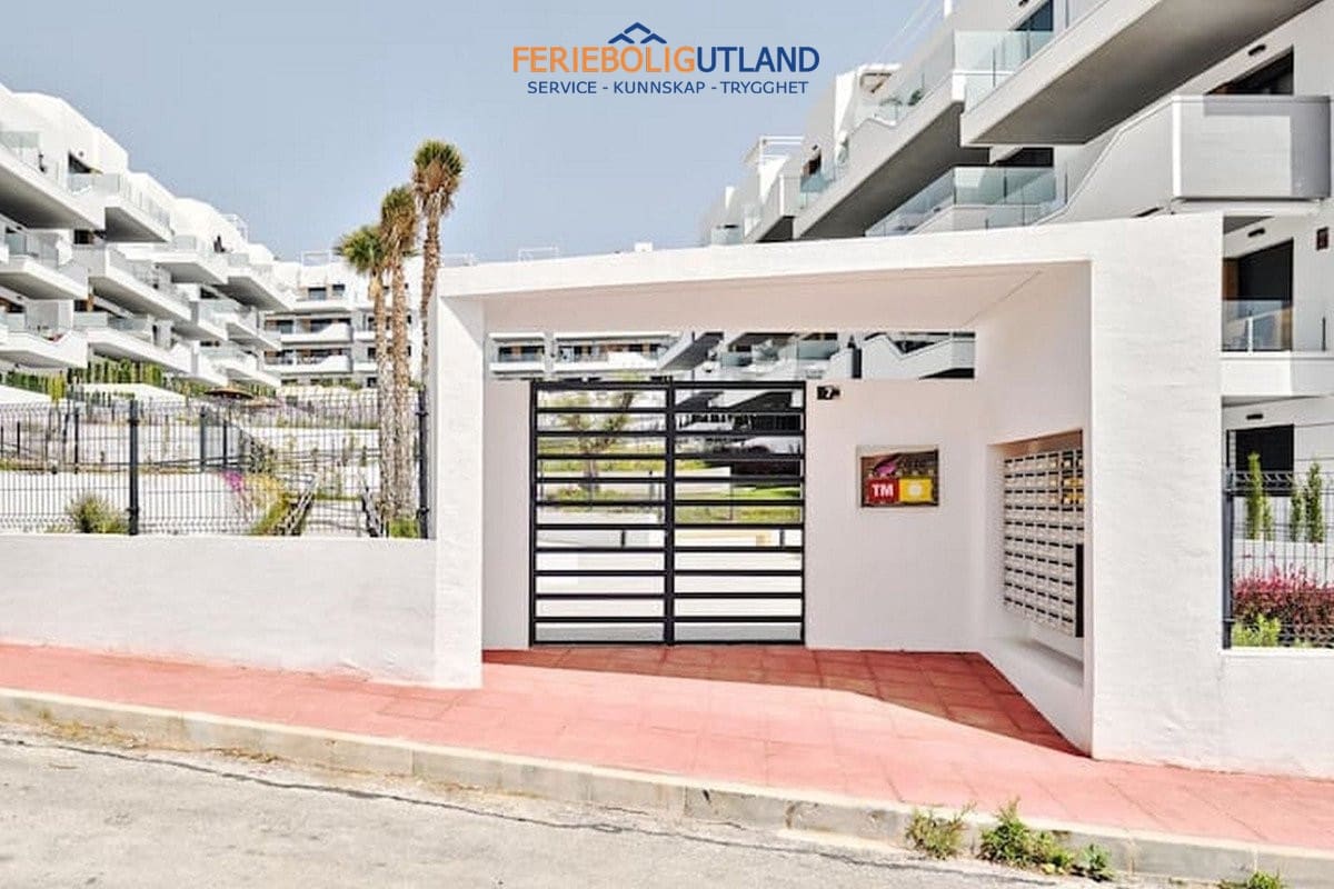 2 soveværelse Lejlighed til salg i Villamartin med swimmingpool garage - € 269.000 (Ref: 10006861)