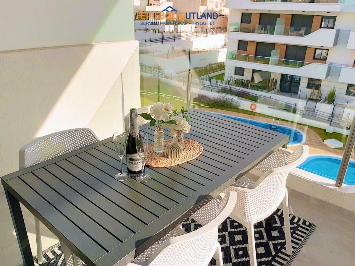 2 soveværelse Lejlighed til salg i Villamartin med swimmingpool garage - € 269.000 (Ref: 10006861)