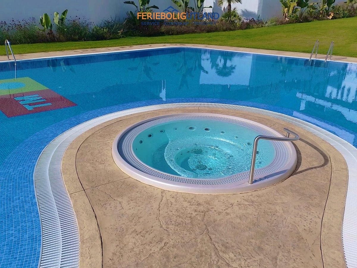 2 soveværelse Lejlighed til salg i Villamartin med swimmingpool garage - € 269.000 (Ref: 10006861)