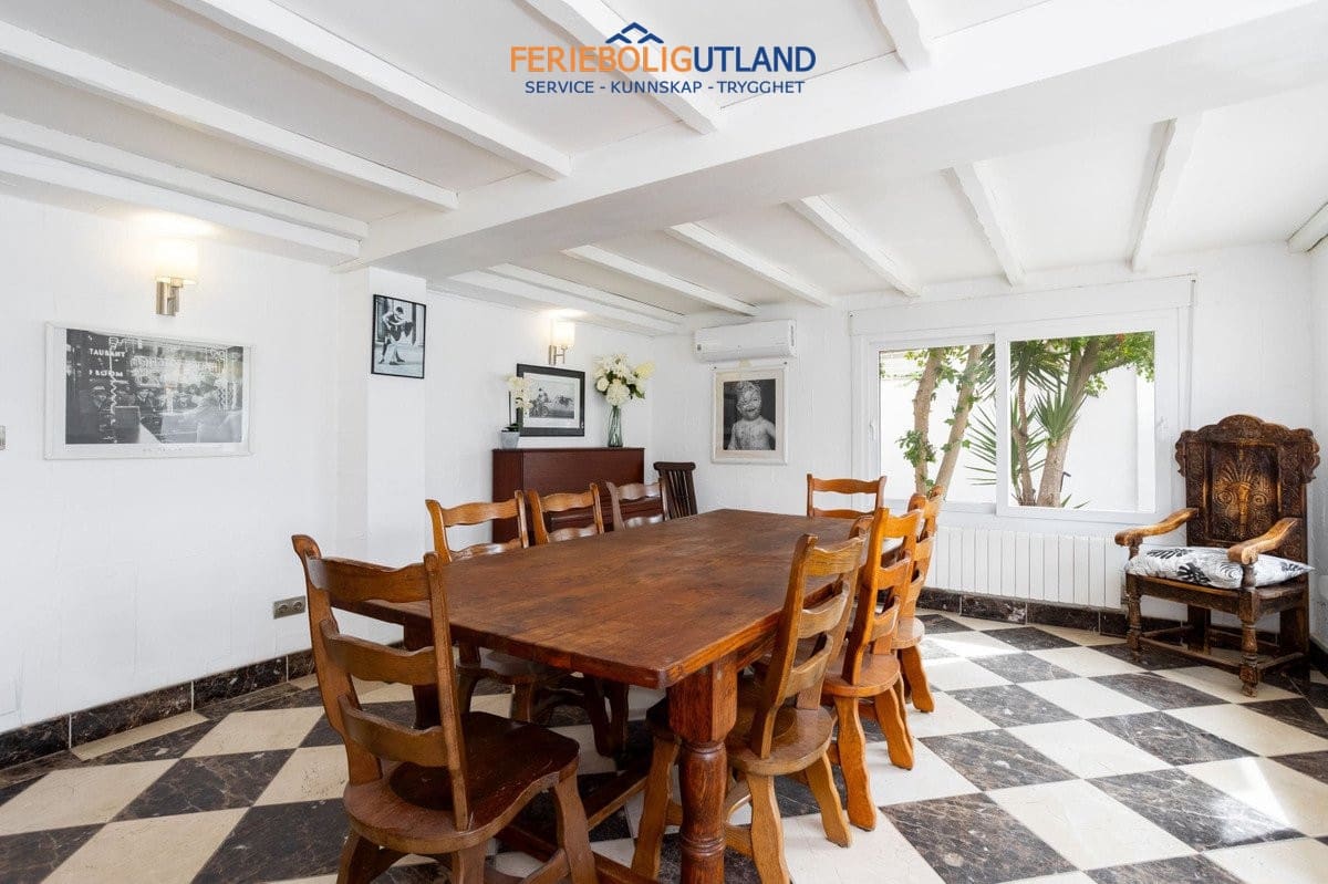8 sypialnia Willa na sprzedaż w Campoamor z basenem - 1 250 000 € (Ref: 10006865)