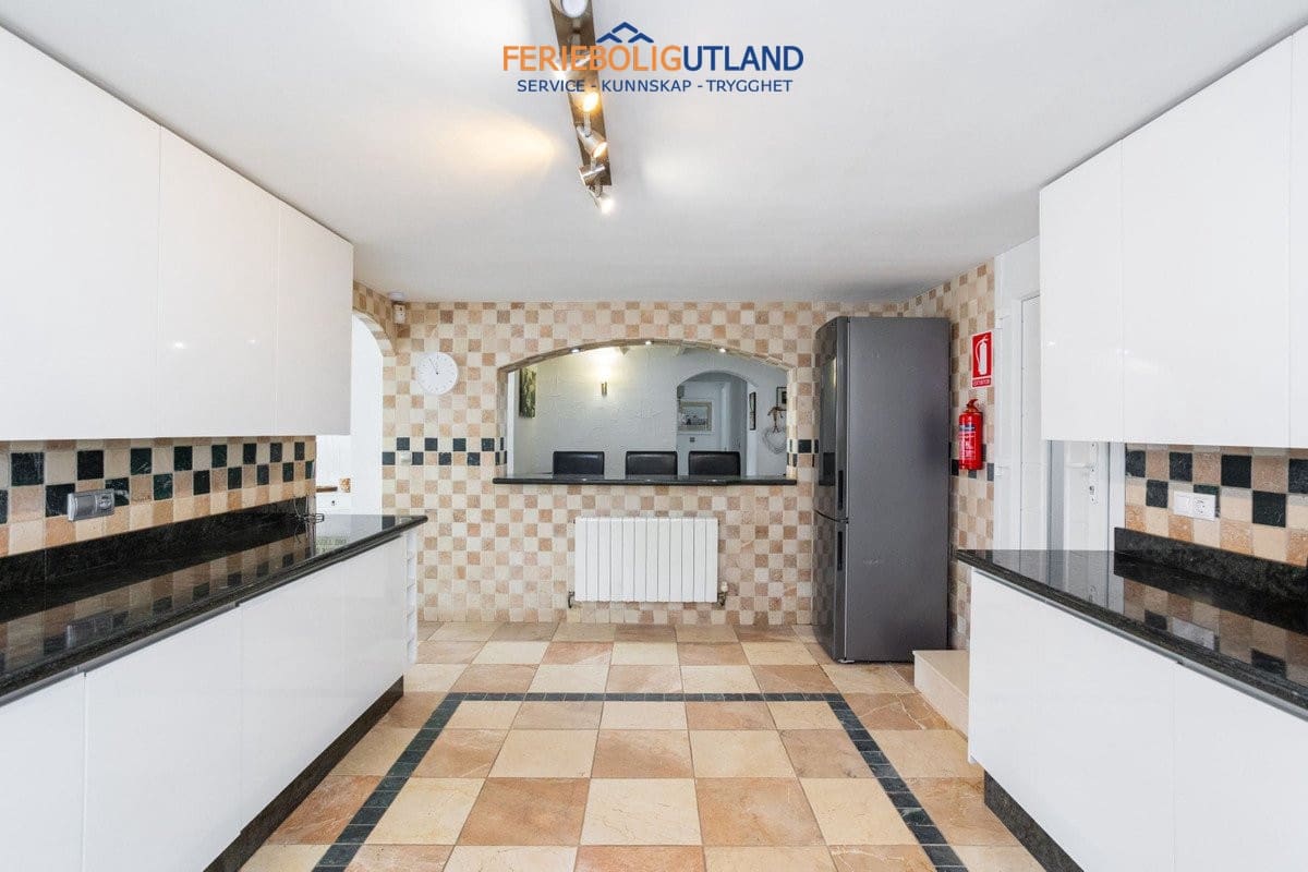 8 sypialnia Willa na sprzedaż w Campoamor z basenem - 1 250 000 € (Ref: 10006865)