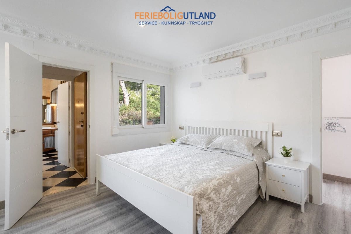 8 sypialnia Willa na sprzedaż w Campoamor z basenem - 1 250 000 € (Ref: 10006865)