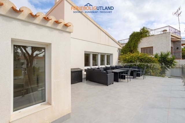 8 sypialnia Willa na sprzedaż w Campoamor, Orihuela z basenem - 1 250 000 € (Ref: 10006865)