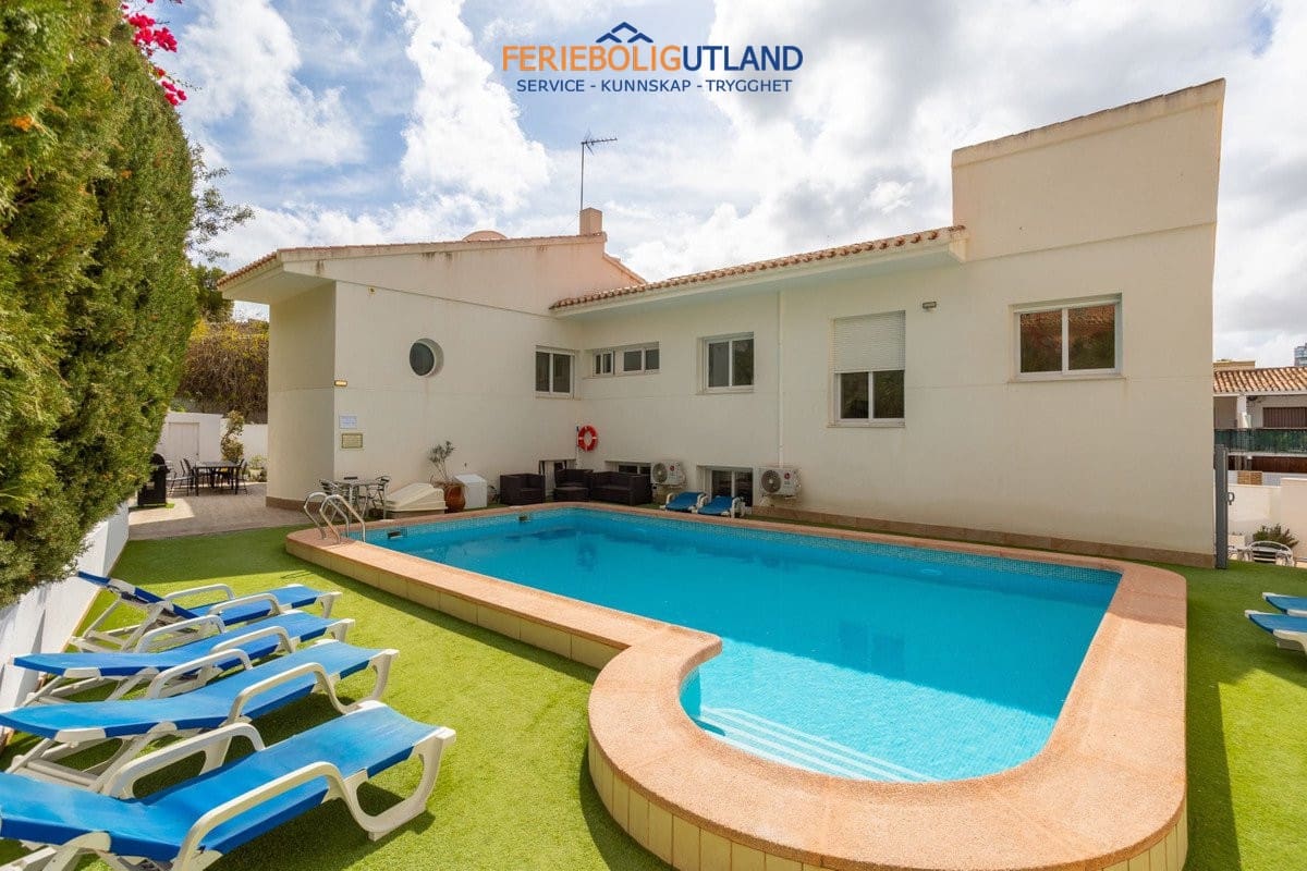 8 sypialnia Willa na sprzedaż w Campoamor z basenem - 1 250 000 € (Ref: 10006865)