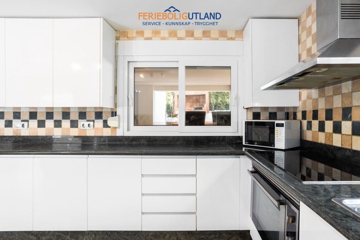 8 sypialnia Willa na sprzedaż w Campoamor z basenem - 1 250 000 € (Ref: 10006865)