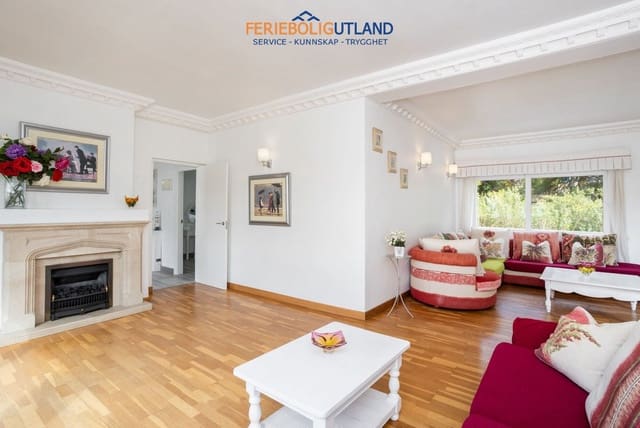 8 sypialnia Willa na sprzedaż w Campoamor, Orihuela z basenem - 1 250 000 € (Ref: 10006865)