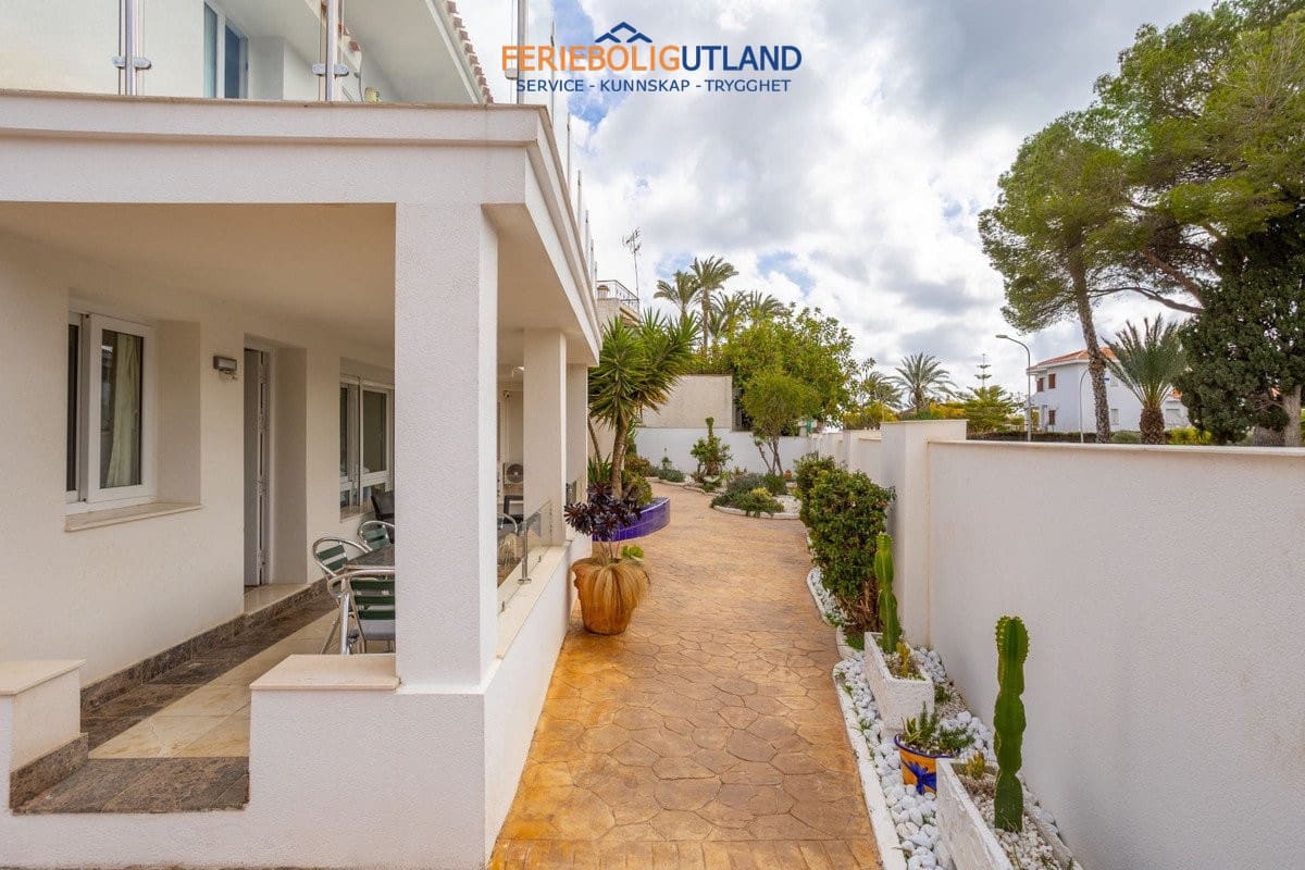 8 sypialnia Willa na sprzedaż w Campoamor z basenem - 1 250 000 € (Ref: 10006865)