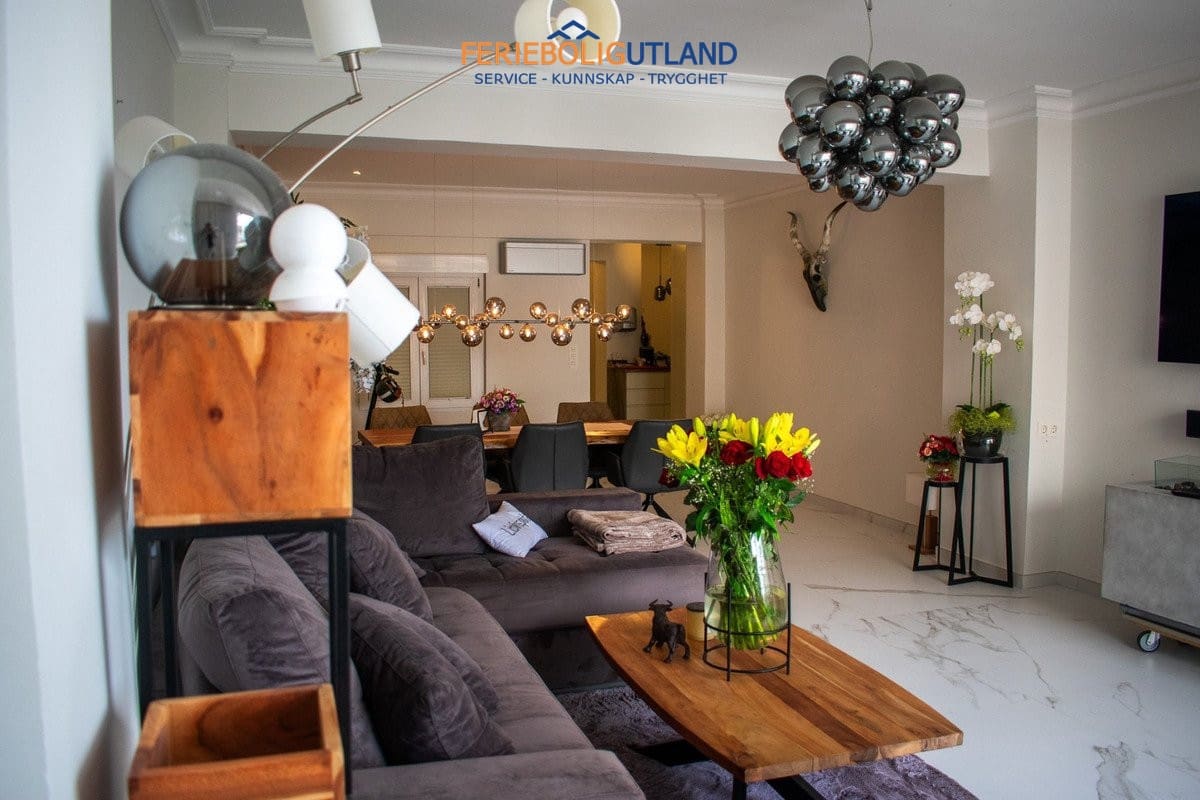 Apartamento de 2 habitaciones en Torrevieja en venta - 480.000 € (Ref: 10006866)