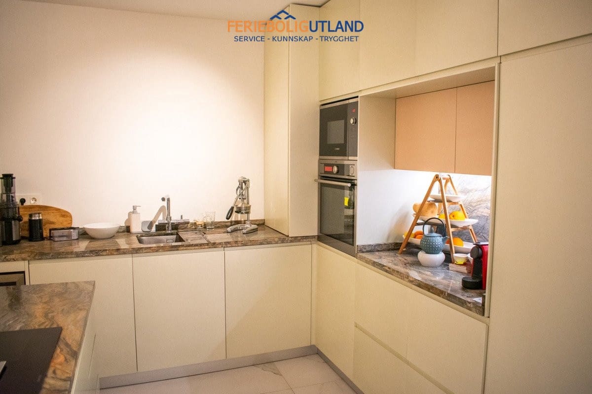 Apartamento de 2 habitaciones en Torrevieja en venta - 480.000 € (Ref: 10006866)