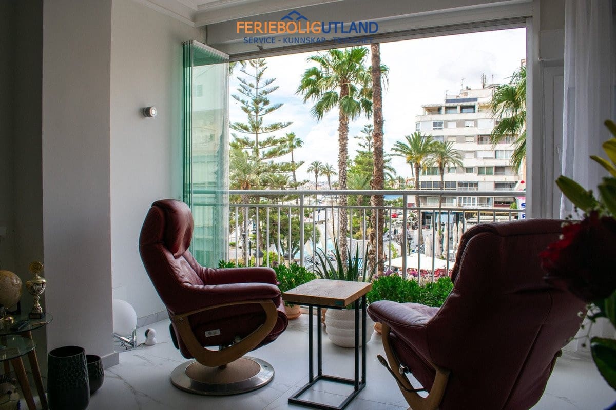 Apartamento de 2 habitaciones en Torrevieja en venta - 480.000 € (Ref: 10006866)