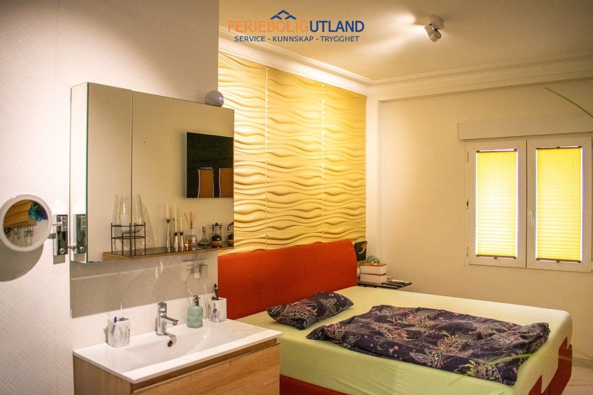 Apartamento de 2 habitaciones en Torrevieja en venta - 480.000 € (Ref: 10006866)