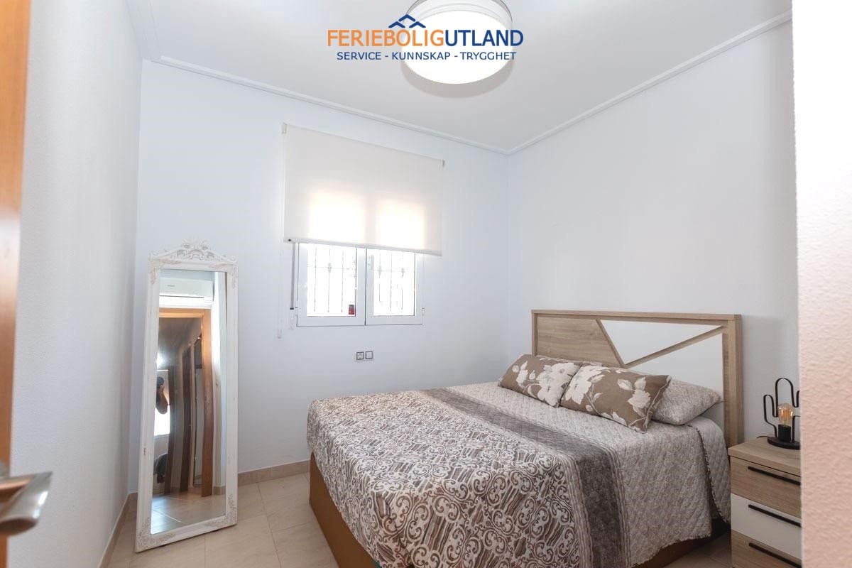 3 soveværelse Lejlighed til salg i Villamartin med swimmingpool garage - € 395.000 (Ref: 10006872)