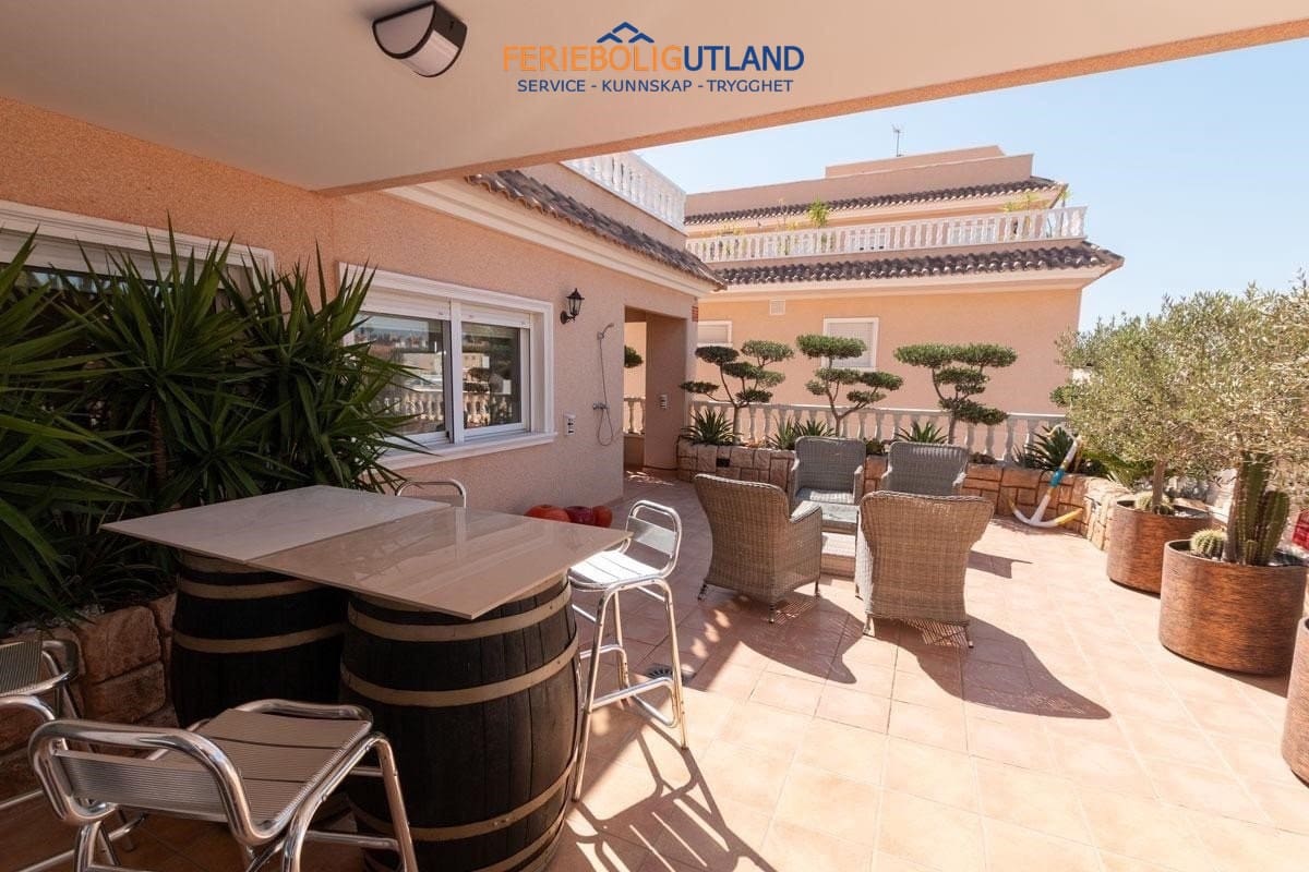 3 soveværelse Lejlighed til salg i Villamartin med swimmingpool garage - € 395.000 (Ref: 10006872)