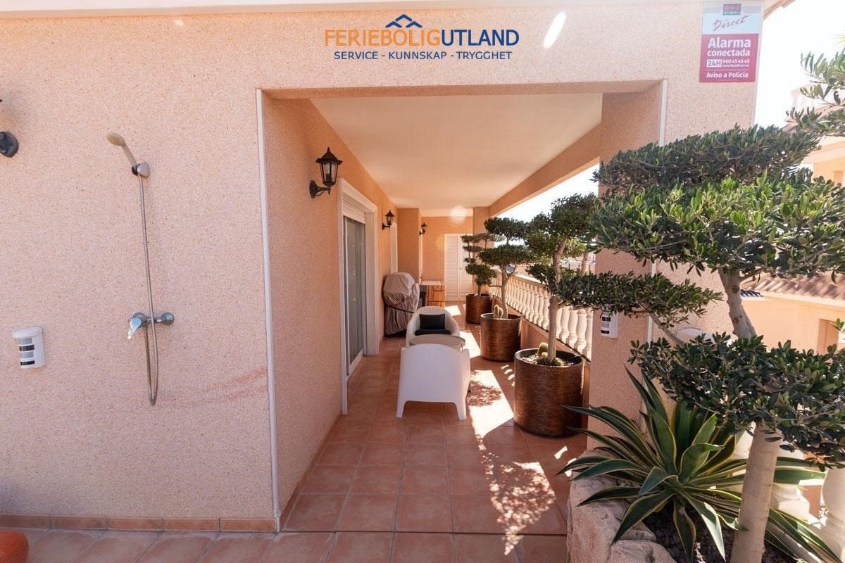 3 soveværelse Lejlighed til salg i Villamartin med swimmingpool garage - € 395.000 (Ref: 10006872)