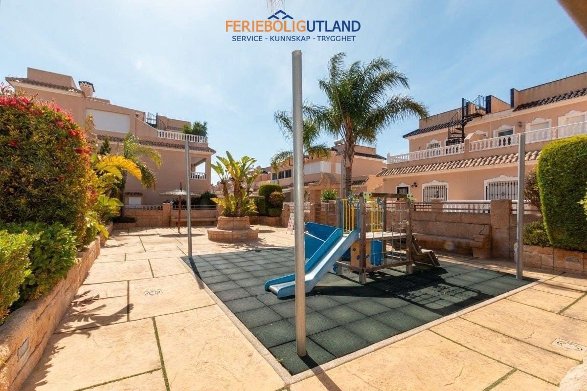 3 soveværelse Lejlighed til salg i Villamartin med swimmingpool garage - € 395.000 (Ref: 10006872)