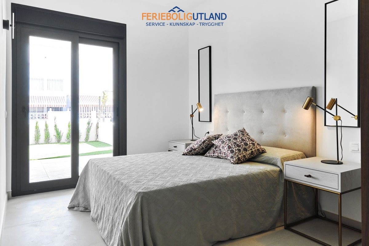 2 quarto Apartamento para venda em Torrevieja com piscina - 410 000 € (Ref: 10006875)