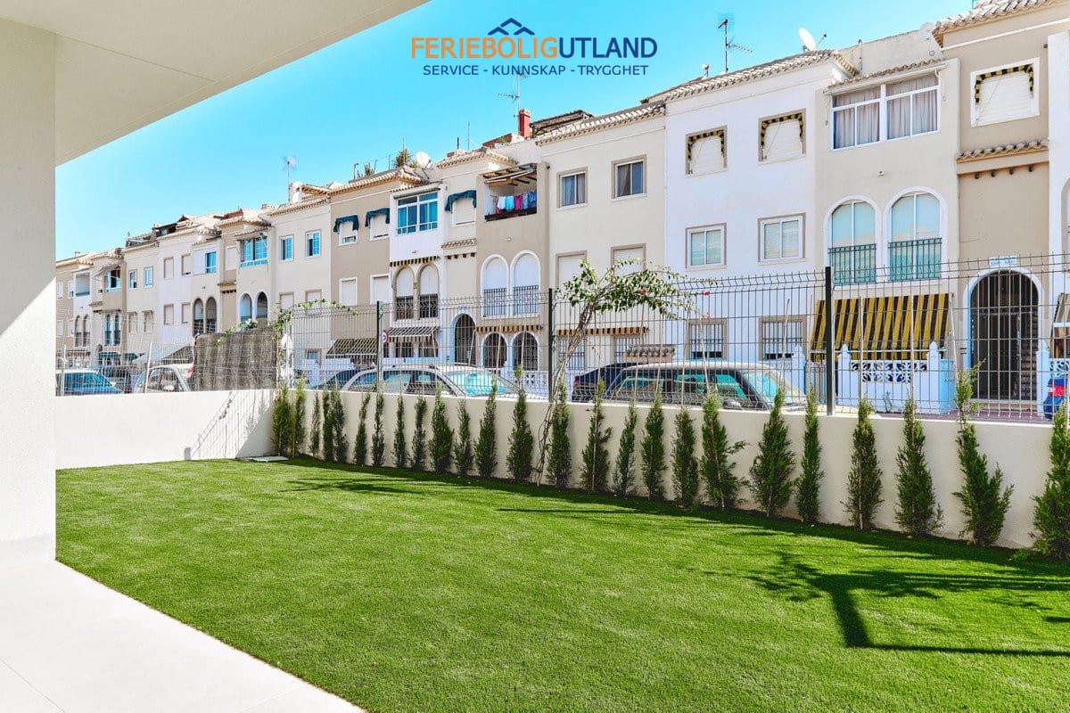 2 quarto Apartamento para venda em Torrevieja com piscina - 410 000 € (Ref: 10006875)