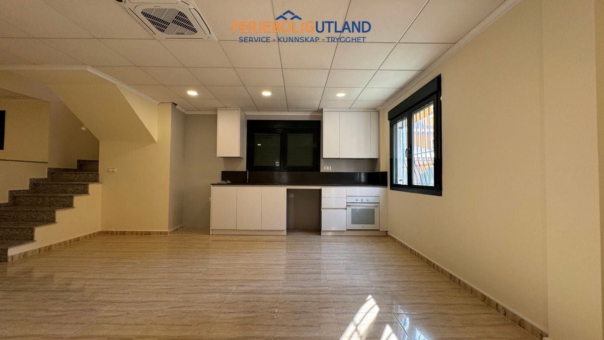 Chalet de 3 habitaciones en Ciudad Quesada en venta con piscina garaje - 295.000 € (Ref: 10006876)