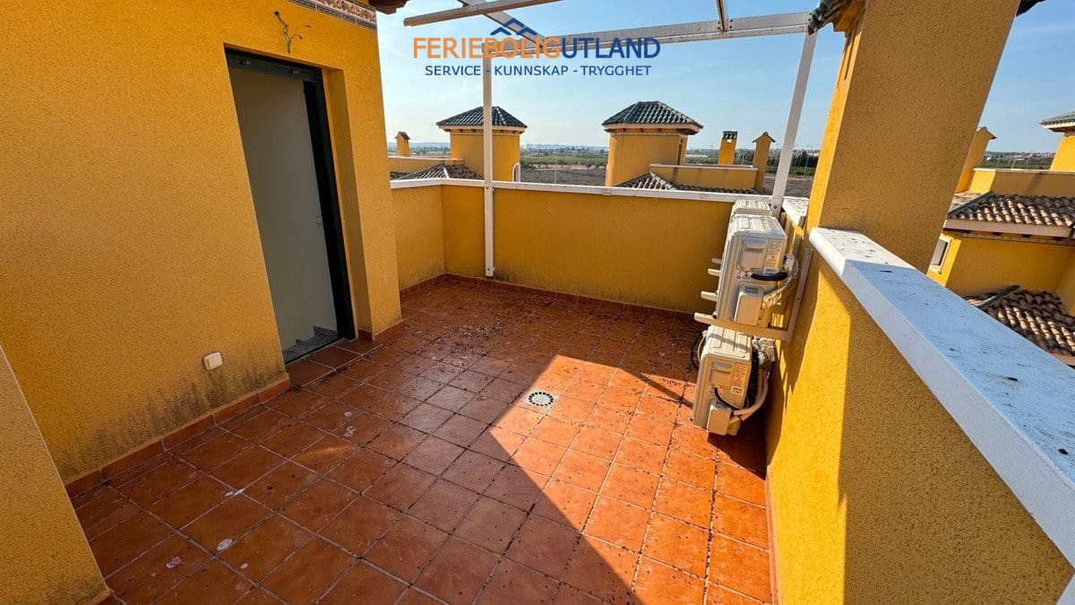 Chalet de 3 habitaciones en Ciudad Quesada en venta con piscina garaje - 295.000 € (Ref: 10006876)