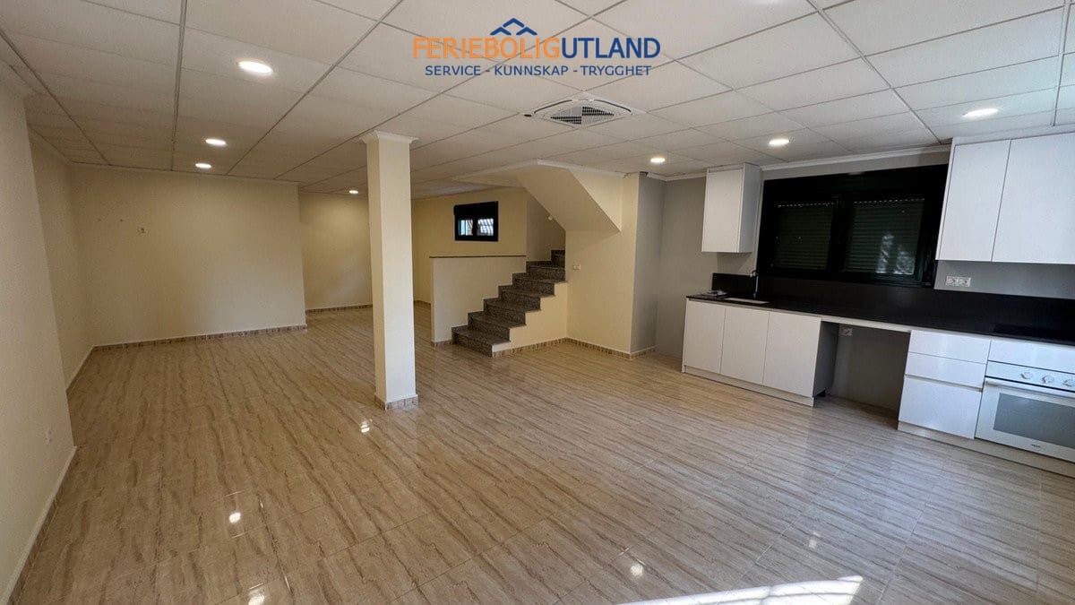 Chalet de 3 habitaciones en Ciudad Quesada en venta con piscina garaje - 295.000 € (Ref: 10006876)