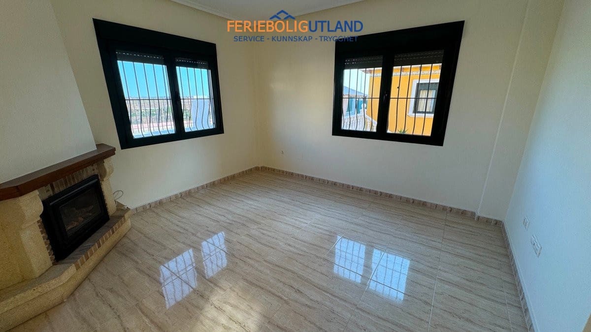 Chalet de 3 habitaciones en Ciudad Quesada en venta con piscina garaje - 295.000 € (Ref: 10006876)