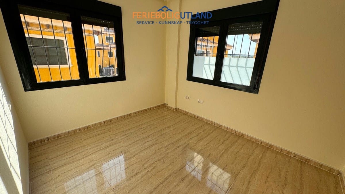 Chalet de 3 habitaciones en Ciudad Quesada en venta con piscina garaje - 295.000 € (Ref: 10006876)