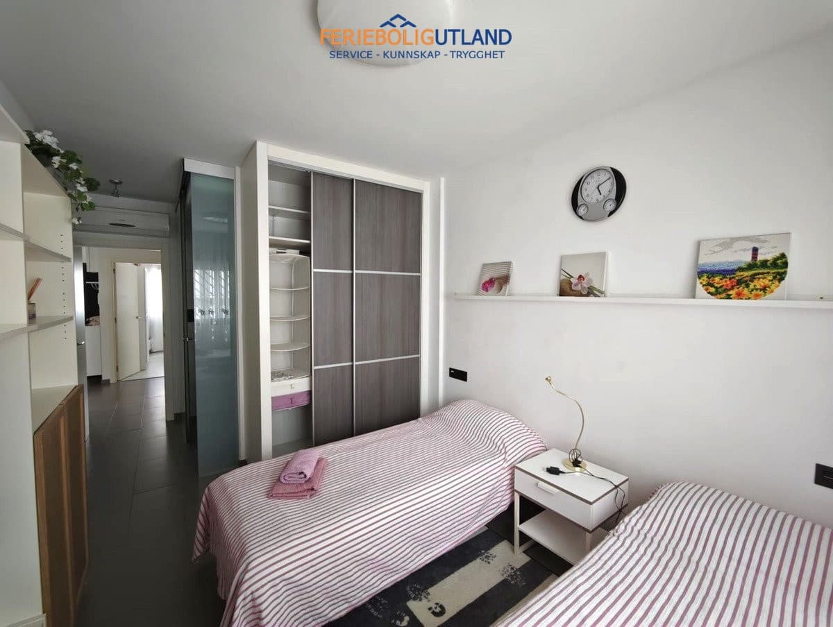 2 slaapkamer Appartement te koop in Playa Flamenca met zwembad garage - € 267.500 (Ref: 10006877)