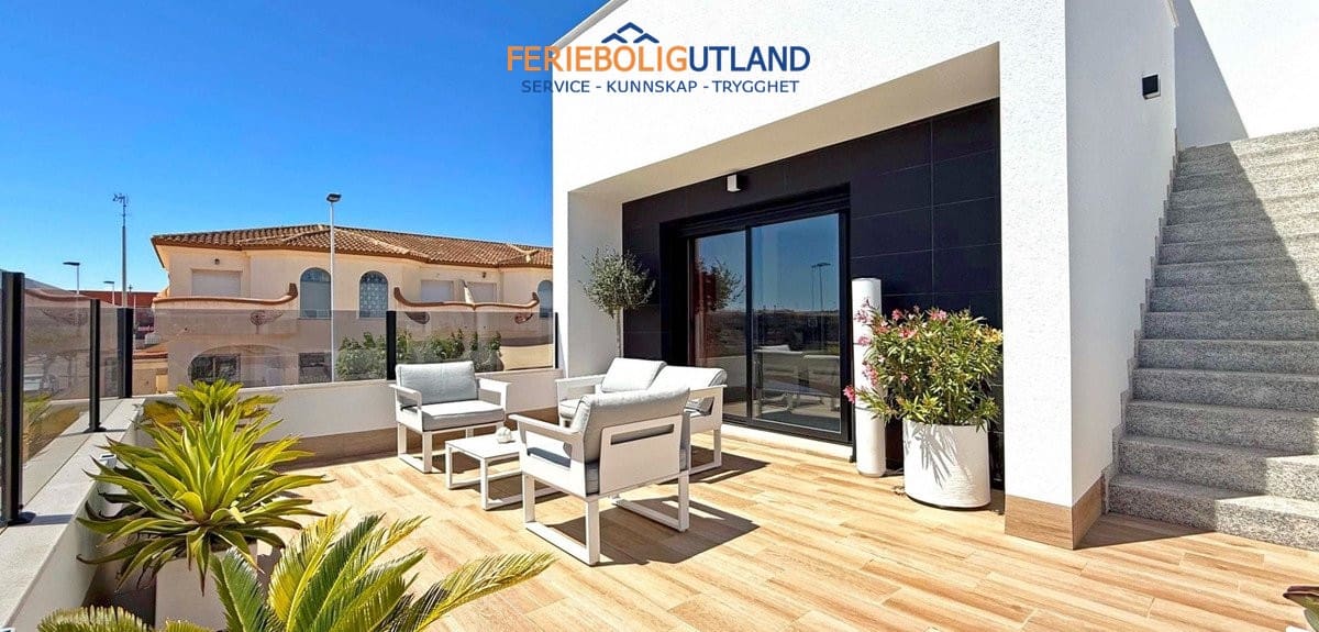 2 bedroom Villa for sale in San Pedro del Pinatar with pool garage - € 495,000 (Ref: 10006878)