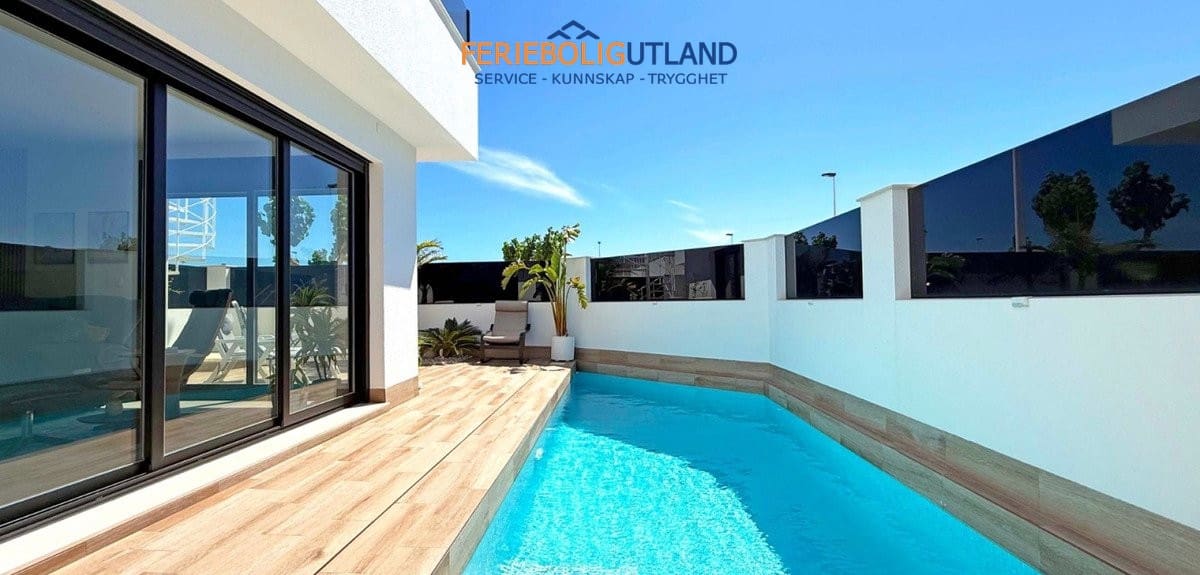 2 bedroom Villa for sale in San Pedro del Pinatar with pool garage - € 495,000 (Ref: 10006878)