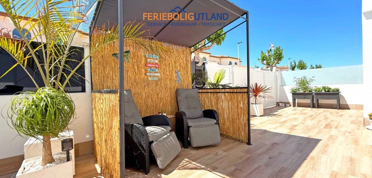 2 bedroom Villa for sale in San Pedro del Pinatar with pool garage - € 495,000 (Ref: 10006878)